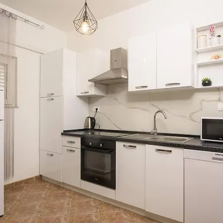 New With Pool And Jacuzzi Only For Apartment *