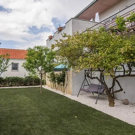 New With Pool And Jacuzzi Only For Apartment *