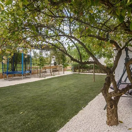 New With Pool And Jacuzzi Only For